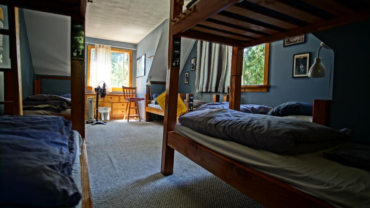 Up The Creek Backpacker'S Lodge Roberts Creek Exteriör bild