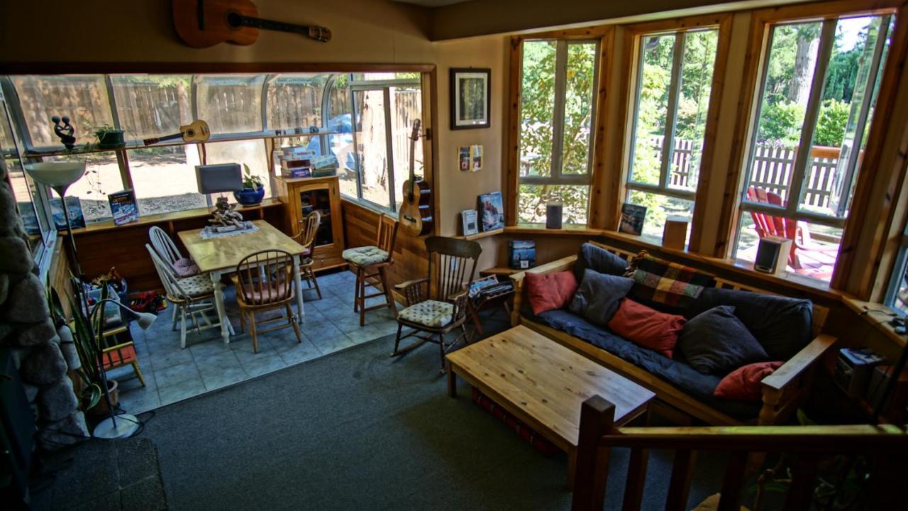 Up The Creek Backpacker'S Lodge Roberts Creek Exteriör bild