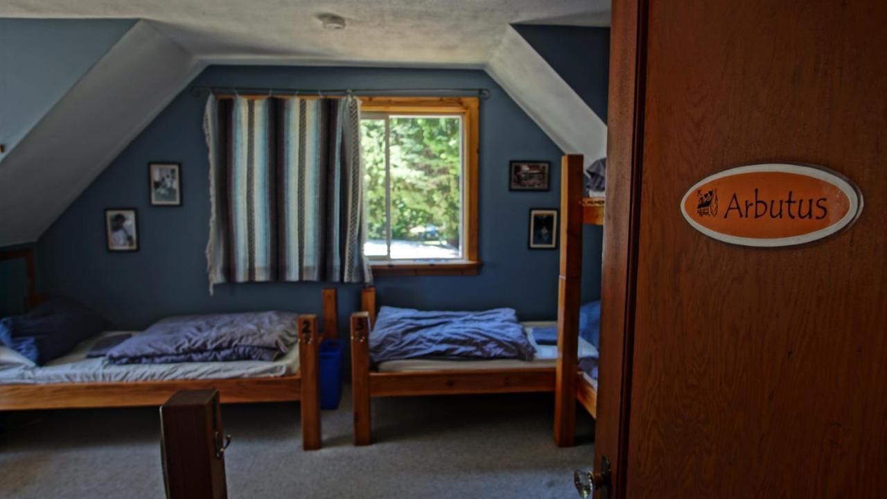 Up The Creek Backpacker'S Lodge Roberts Creek Exteriör bild