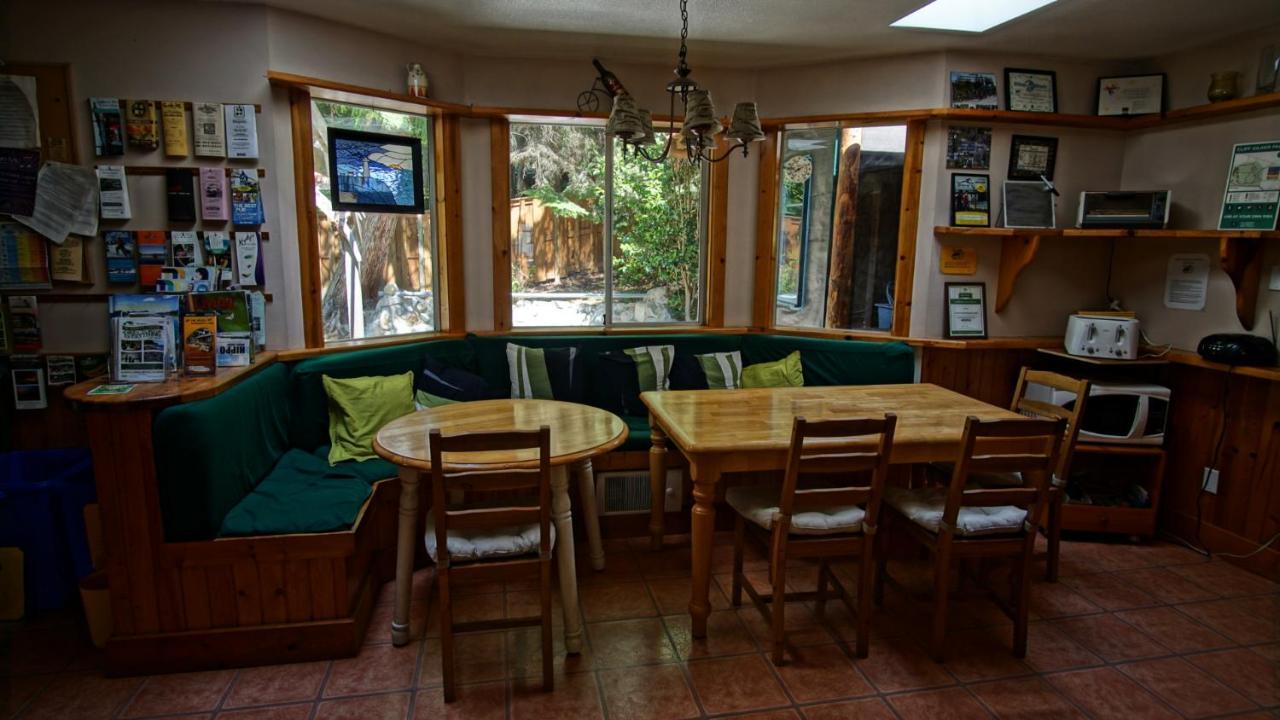 Up The Creek Backpacker'S Lodge Roberts Creek Exteriör bild
